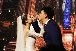 点击看大图 -纯色时光婚纱艺术馆WHITE