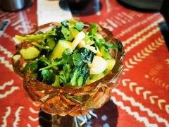 拍一根黄瓜吃吃-火塘云南烧烤大排档