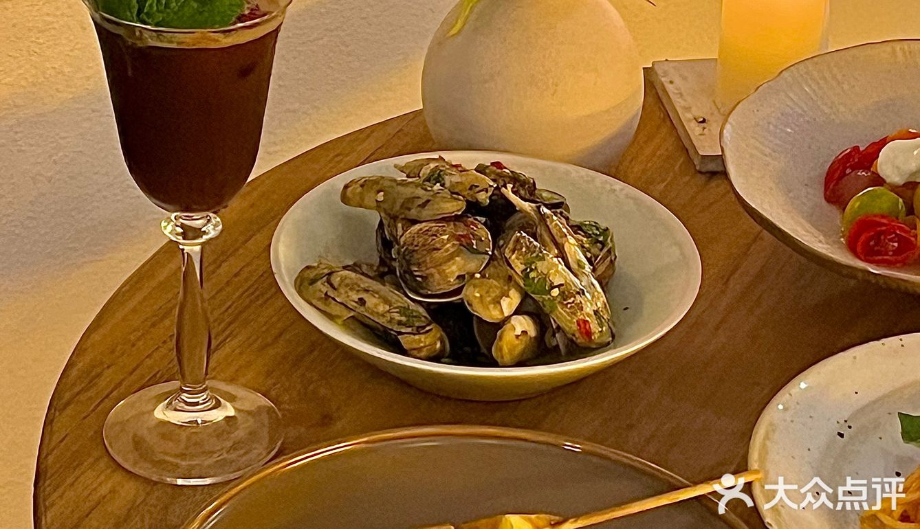 日落下的浪漫🥂藏在巷子里的法式餐酒馆