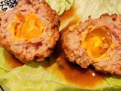 鸭蛋黄狮子头-春水锅贴·传统鲁菜(大明湖店)