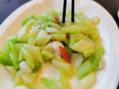 -山明水秀大饭店