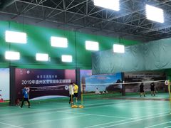 -健龙森俱乐部·游泳·健身·羽毛球综合体育馆