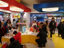 -乐高品牌旗舰店(人民广场店)