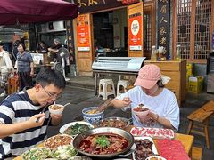 -大众跷脚牛肉馆·非遗传承单位(峨眉山店)