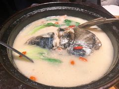 农夫山泉炖的鱼头一奶汤-7017浙菜•建德味(中财店)