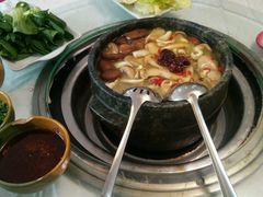 -南渝食府.墨脱石锅松茸鸡