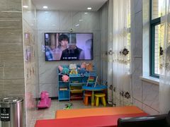 -茂菊口腔连锁(浦东南路店)