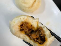 麻辣香菇鸡丁包-老陶包子铺(南大西南村店)