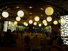 周末中午满座-唐宫海鲜舫