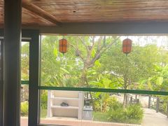 -茅草房·河畔园林火锅