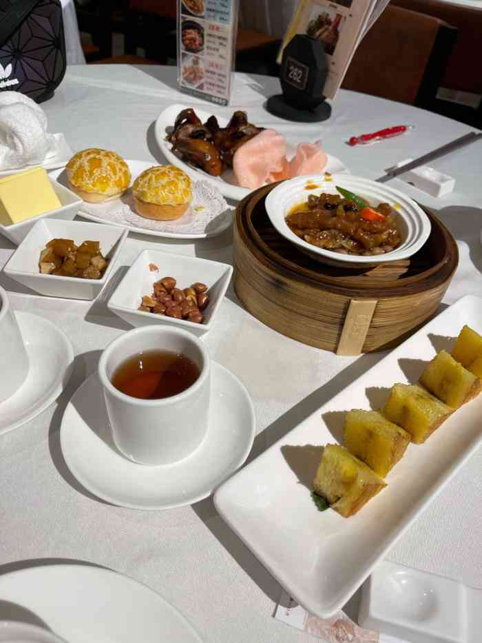 工作日中午的潮福城,茶点7折,真的很划算