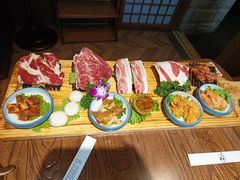 -明洞阿姨·韩式酱蟹烤肉·创意料理(三元桥店)