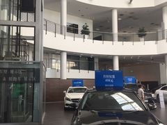 -奔驰北京极光星徽(四元桥店)