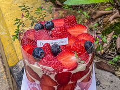 -顶东面包花园·生日蛋糕(世博店)