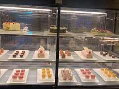 面包甜点陈列柜-长沙君悦酒店·自助餐厅咖啡厅