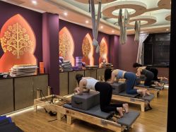 -威思丽高温瑜伽会馆