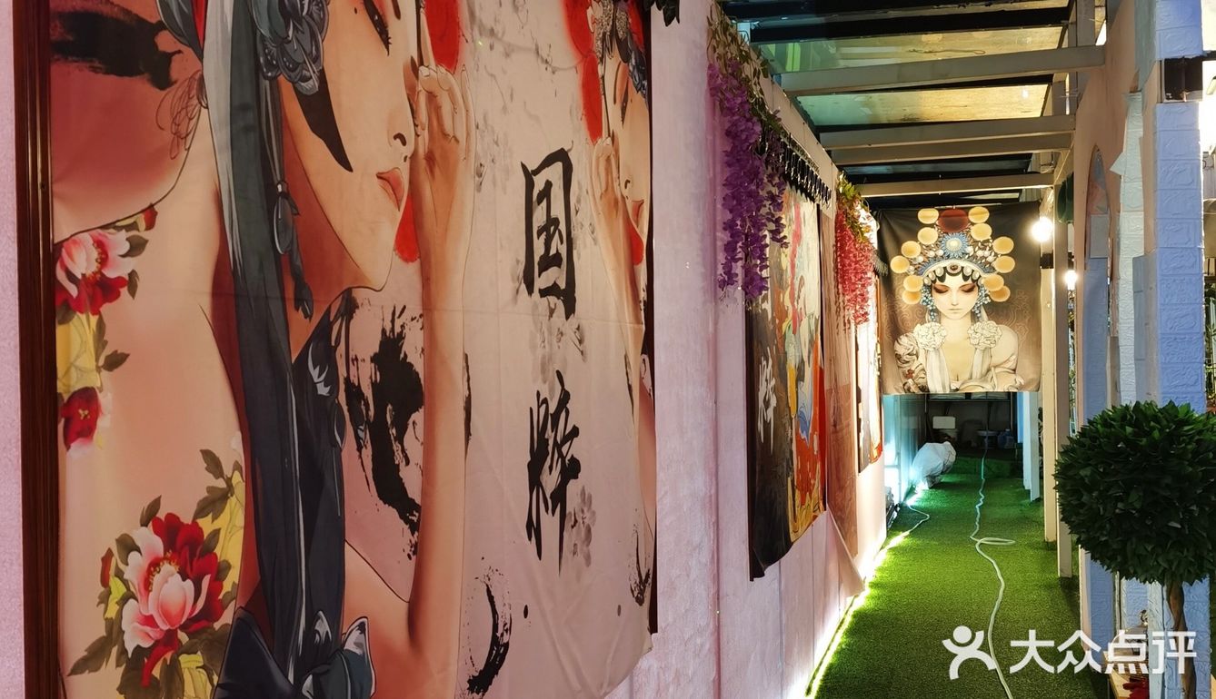 南宁首家罗氏虾主题餐厅 捞活虾真快乐[加油][加油]