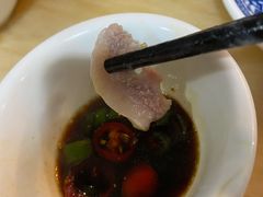 望天光拼一两肉-华哥新鲜猪精品美食