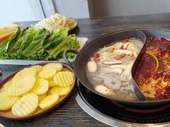 -冯校长老火锅(中联广场店)