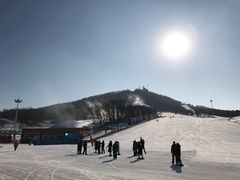 -庙香山滑雪场
