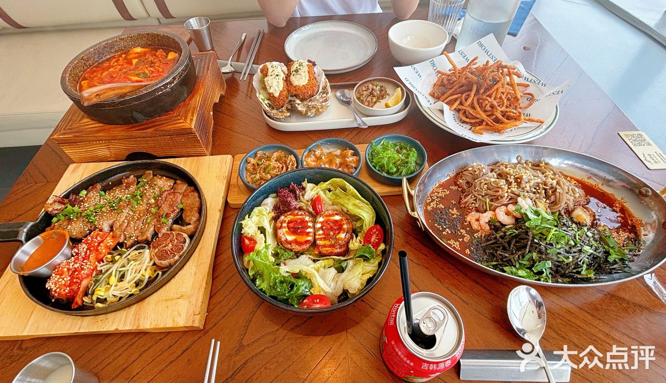 一口韩式小食，邂逅首尔街头的浪漫风味