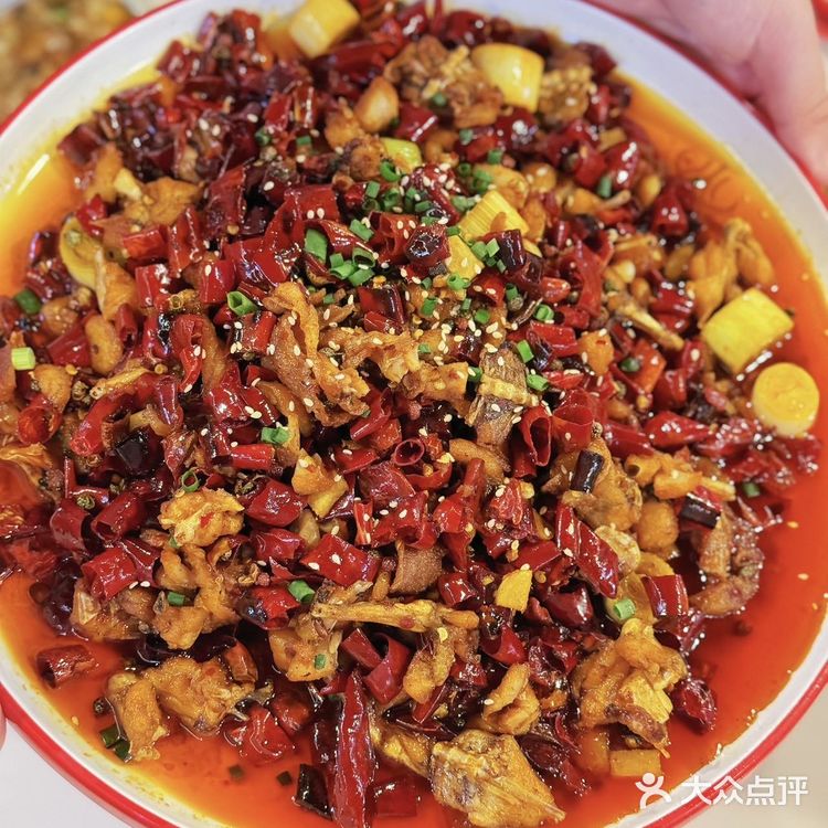 谁懂！竟然在肥肠煲里面吃到“卫生纸”