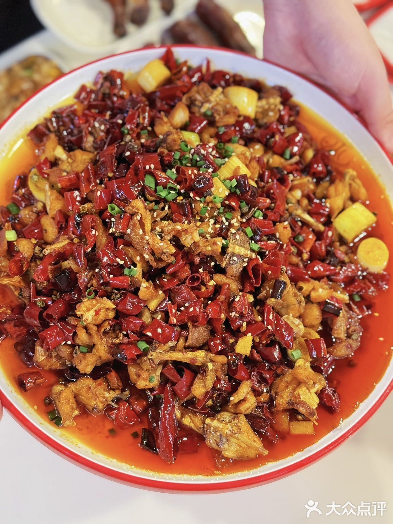 谁懂！竟然在肥肠煲里面吃到“卫生纸”