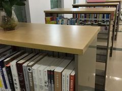 -广州城市职业学院自助图书馆