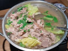 跷脚牛肉小锅-肖四女乐山跷脚牛肉(世博源店)