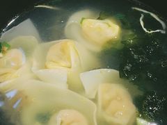 蟹粉小馄饨-馋三尺蟹粉小笼(人民广场店)