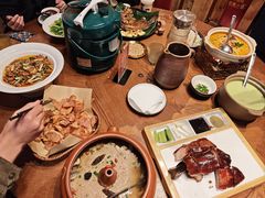 -老滇山寨•云南特色菜•地方菜•民族风情歌舞表演(金碧店)