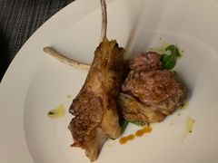 -卡普里披萨·牛扒·下午茶