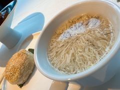 文思豆腐配黄桥烧饼-扬州香格里拉·香宫中餐厅
