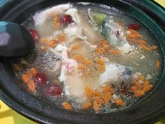 新鲜鱼头半个-石头咕(葵蓬店)