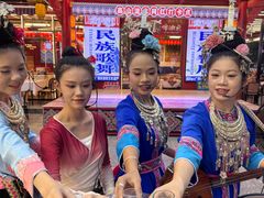 -刘姐啤酒鱼民族演艺餐厅(西街总店)