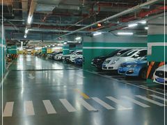 -白玉兰广场停车场