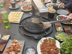 -七甲山烤肉(长白山奇石山珍根艺一条街店)