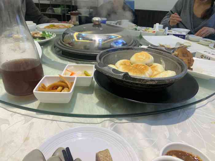 越百海海鲜蒸锅(海湾店)-"环境不错,服务也很热情周到,这里是连锁的.