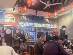 -爆炸头阿姨小四川正宗川味小吃(无任何分店)