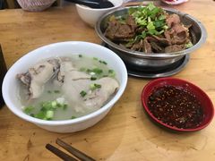 -雷祖芳老妈蹄花店