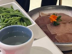 -左庭右院鲜牛肉火锅(金山万达店)
