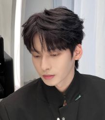 -变画·发型STUDIO