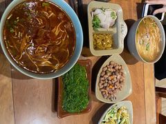 -亮亮面馆(经六路店)