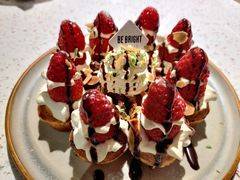 草莓忌廉华夫饼-BE BRIGHT KITCHEN(正佳广场店)