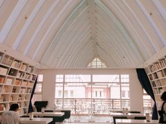 -钟书阁(松江泰晤士小镇店)