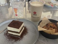 -必胜客(WOW中心城店)