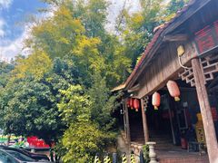 -鲤鱼塘农家山庄