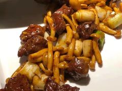 山菌葱爆雪花牛肉-尚一汤·粤菜海鲜(环球港店)