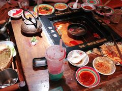 -老牌坊云南鱼豆花火锅(哈西万达店)