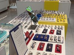 -J-Optical佳视明眼镜·蔡司视觉(青岛金茂览秀城店)